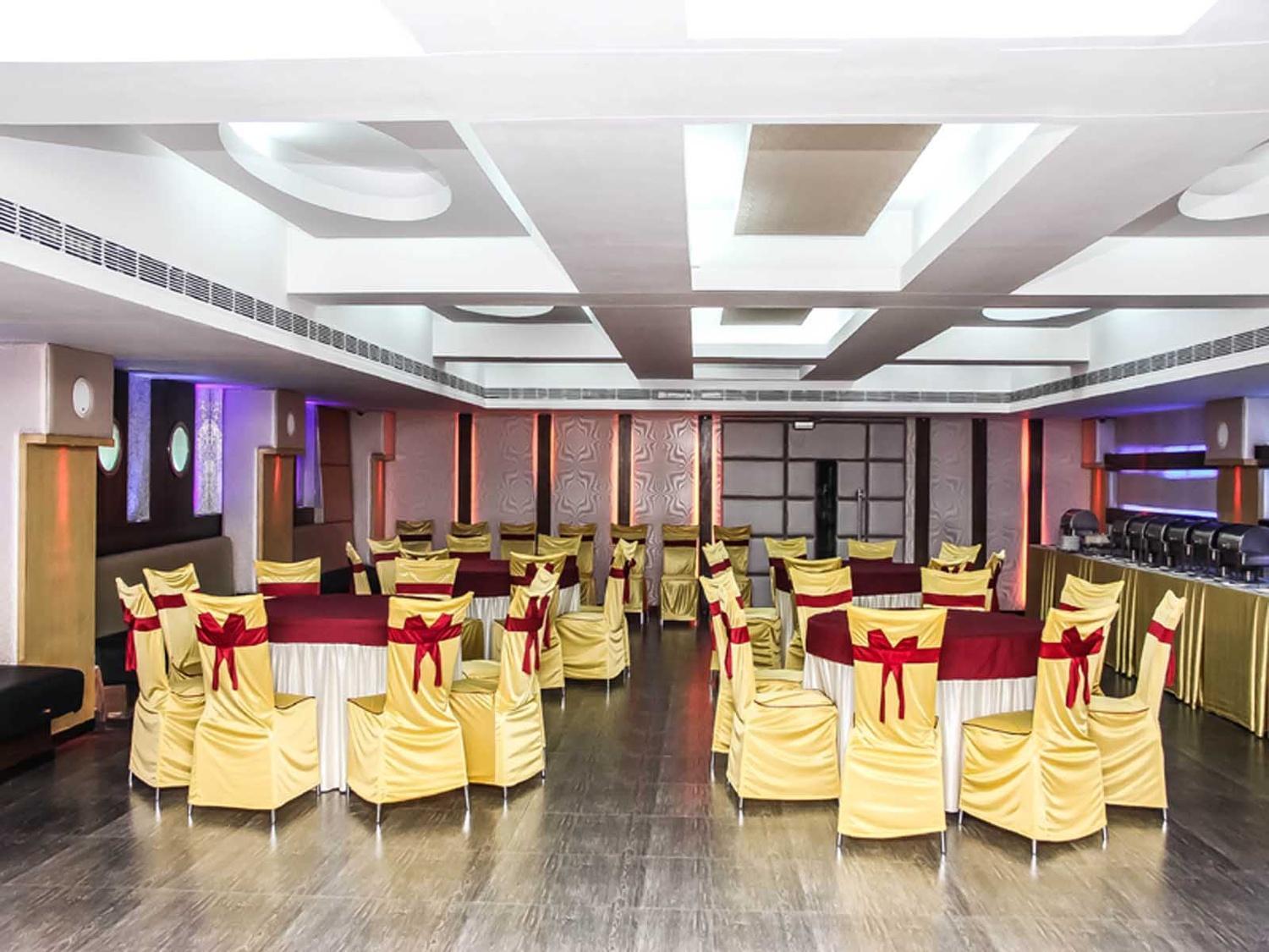 Hotel Vihang'S Inn Тхане Экстерьер фото