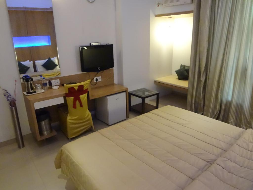 Hotel Vihang'S Inn Тхане Экстерьер фото