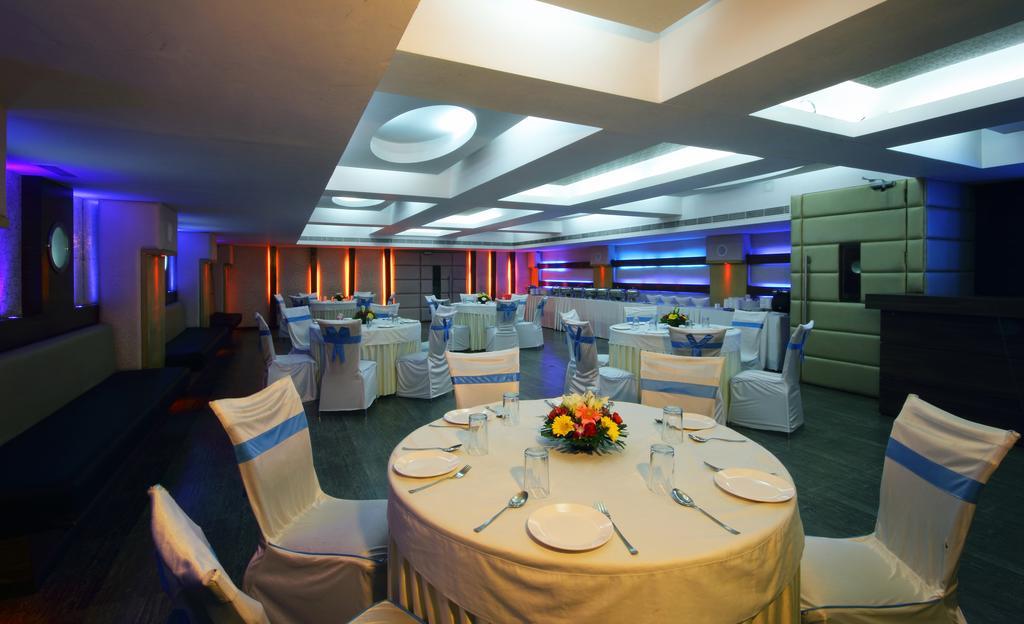 Hotel Vihang'S Inn Тхане Экстерьер фото