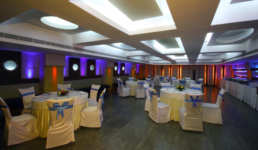 Hotel Vihang'S Inn Тхане Экстерьер фото